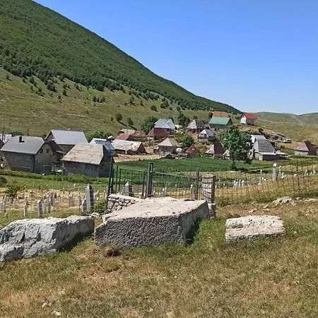 Alloggio in famiglia Na Krovu Svijeta *