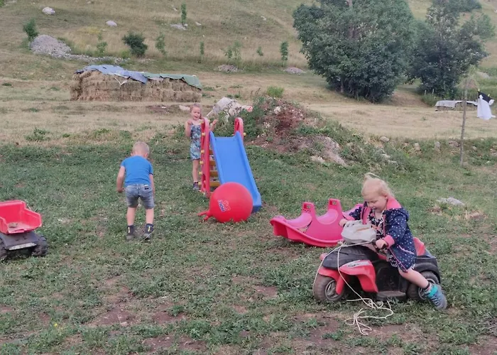 Na Krovu Svijeta 民宿 Gornji Lukomir